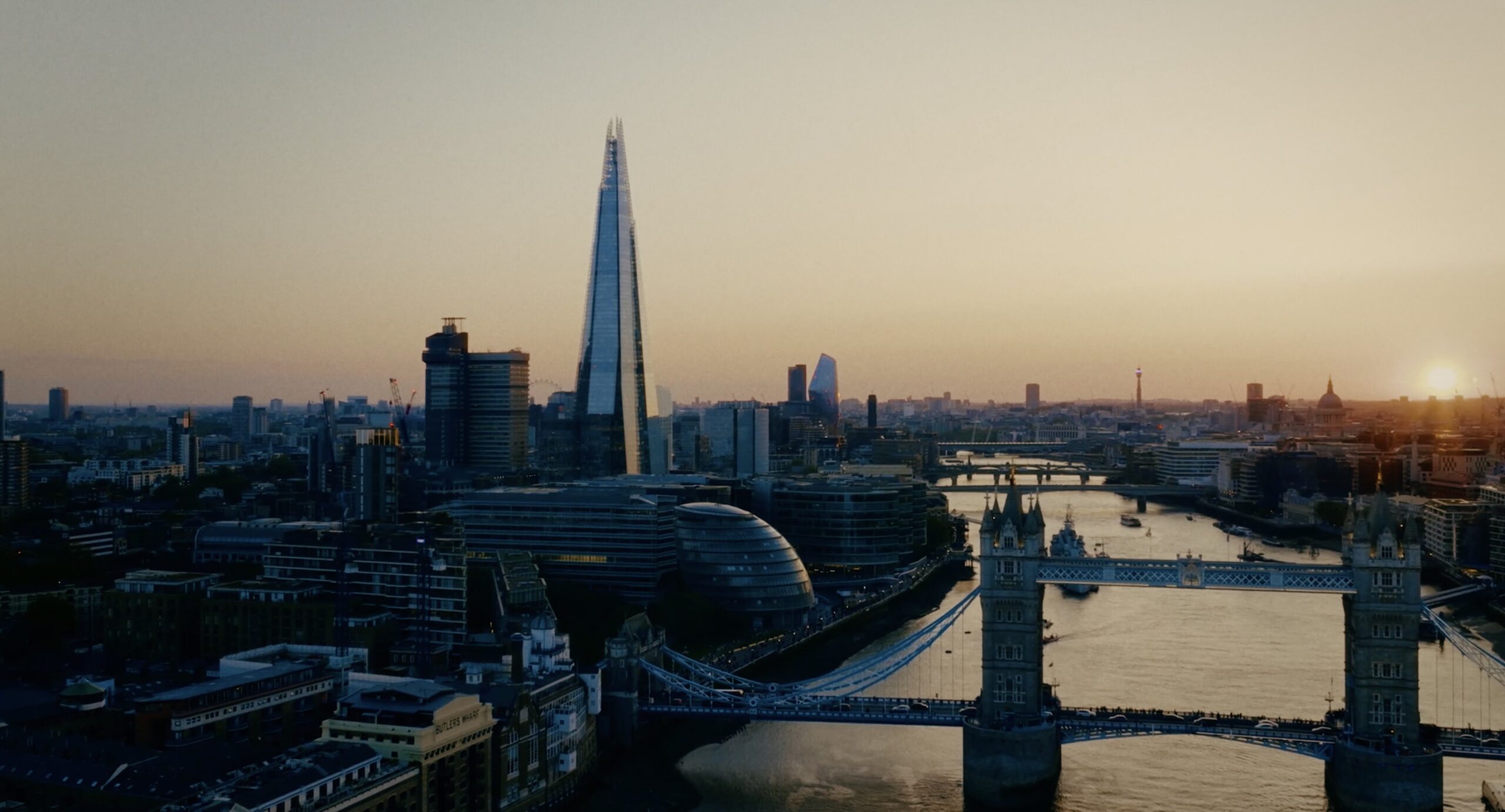 跨越三座城市的拍摄